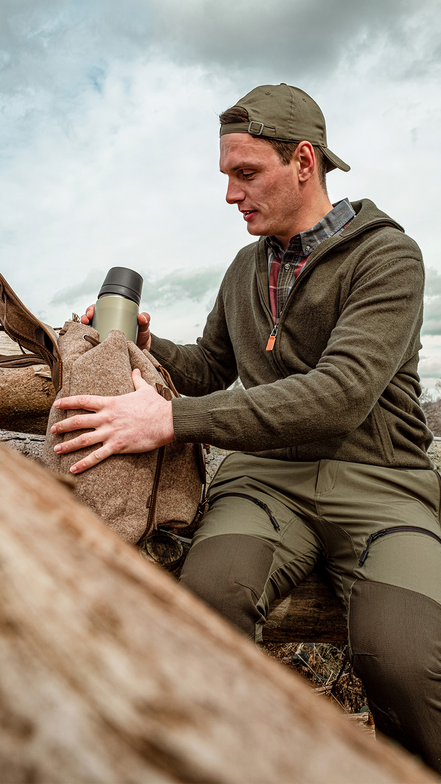 HOUSE OF HUNTING Cardigan